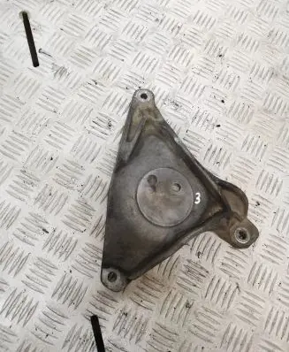 BMW 5 E39 Engine mounting bracket 1096080