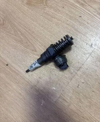 Audi A4 S4 B6 8E 8H Fuel injector 038130073A 038130073 0414720214