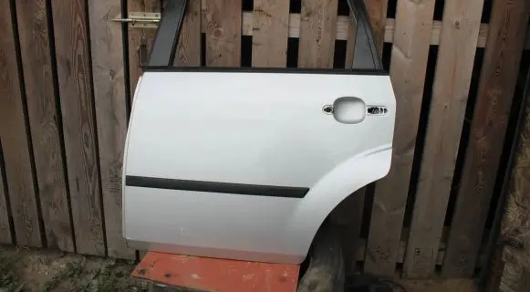Ford Fiesta Rear door