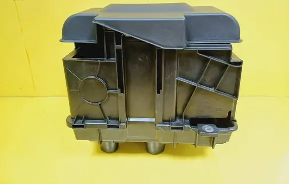 Volkswagen Golf IV Other engine bay part 1J0915335A