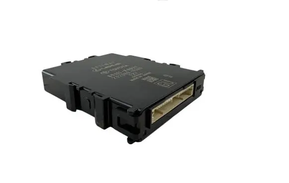 Toyota Yaris XP210 Gateway control module 89111K0021