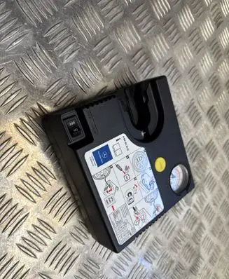 Mercedes-Benz C W204 Tire air pump compressor A0005832202