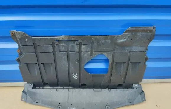 Mazda 3 II Engine splash shield/under tray BBM4K6805