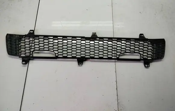 Mercedes-Benz 250 280 C CE W114 Front bumper lower grill 2307671