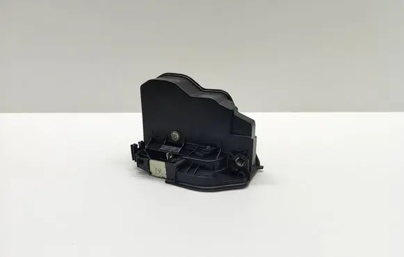 BMW 5 E60 E61 Front door lock 7167071