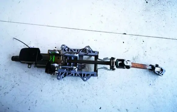 Volkswagen Golf V Steering wheel axle