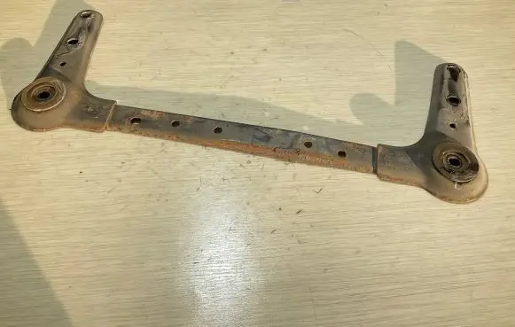 Nissan Leaf II (ZE1) Front subframe
