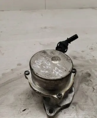 Volvo S40, V40 Vacuum pump 8200689330