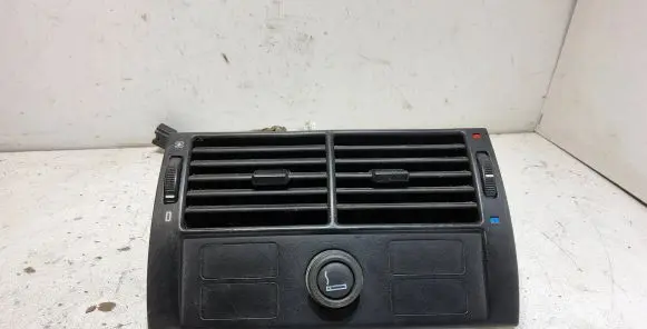 BMW X5 E53 Rear air vent grill 8409081 8370911 8370910