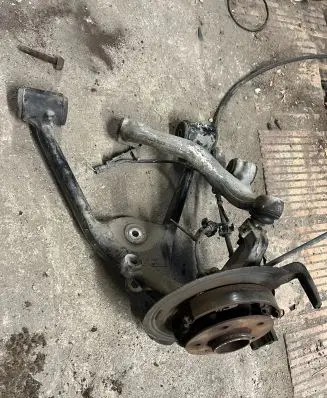 Mercedes-Benz ML W163 Rear wheel hub spindle/knuckle 