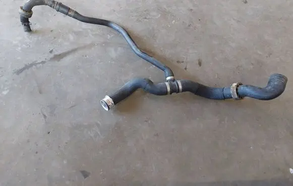 Mercedes-Benz ML W164 Engine coolant pipe/hose