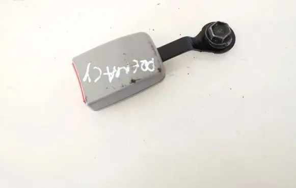 Front seatbelt buckle