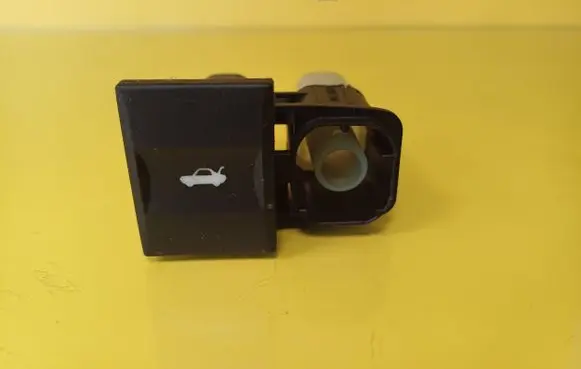 Ford Mondeo Mk III Tailgate opening switch 1S7T19B514AA