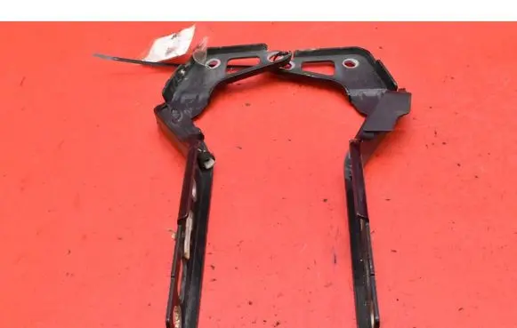 Audi Q7 4L Engine bonnet/hood hinges 4L0823301