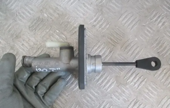 Hyundai i30 Clutch slave cylinder 