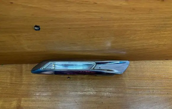 BMW 5 F10 F11 Front fender indicator light 7154168 7154170