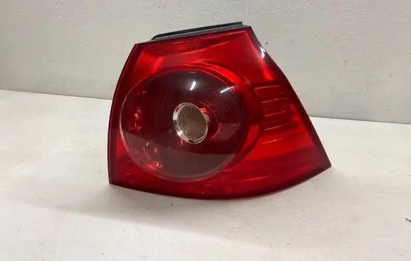 Volkswagen Golf V Rear/tail lights 1K6945096E 028490202B 00880112