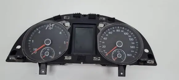 Volkswagen PASSAT B6 Speedometer (instrument cluster) 3C0920972J