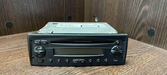 Iveco Daily 35 - 40.10 Radio/CD/DVD/GPS head unit 69500867 7607005081