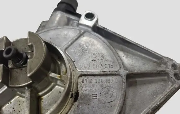 BMW 3 F30 F35 F31 Vacuum pump 247001010 247002015 0710336189D