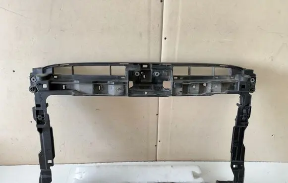 Volkswagen PASSAT B8 Radiator support slam panel 3G0805588AC