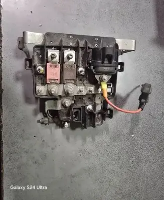 Renault Kangoo II Battery relay fuse 30048001
