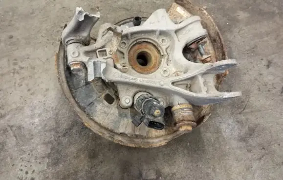 Porsche Cayenne (92A) Rear wheel hub spindle/knuckle 95831104211