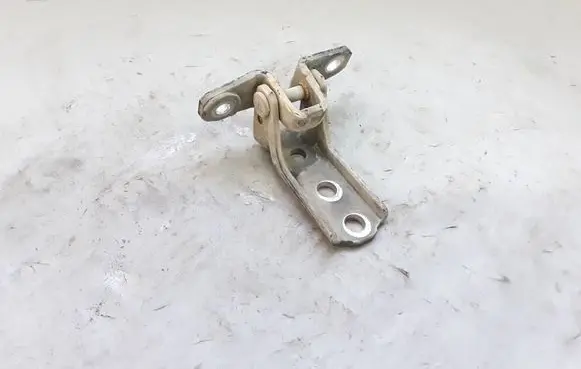Mitsubishi Pajero Rear door lower hinge NOCODE