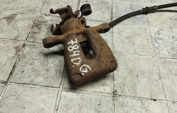 Mitsubishi Colt Rear brake caliper