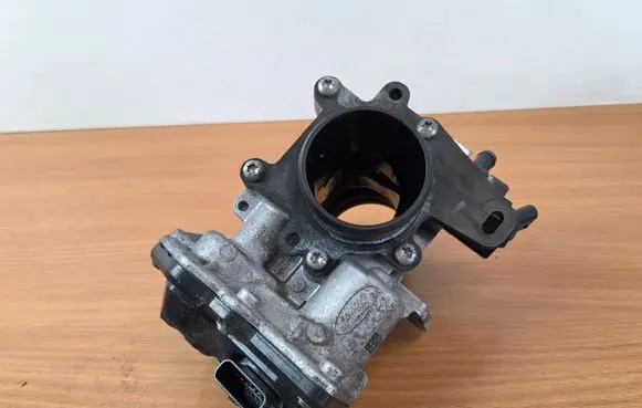 Ford Focus EGR valve JN1Q9M425AD 284190332