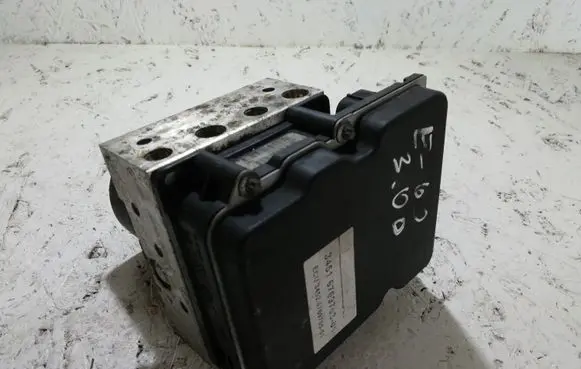 BMW 5 E60 E61 ABS Pump 6769703 3451676970301