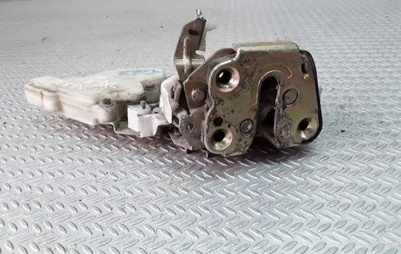 Nissan Almera Tino Rear door lock 82553BM760