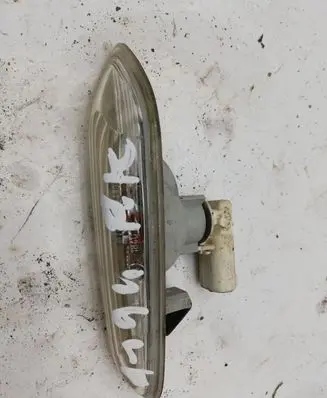 BMW 1 E81 E87 Front fender indicator light 6939816