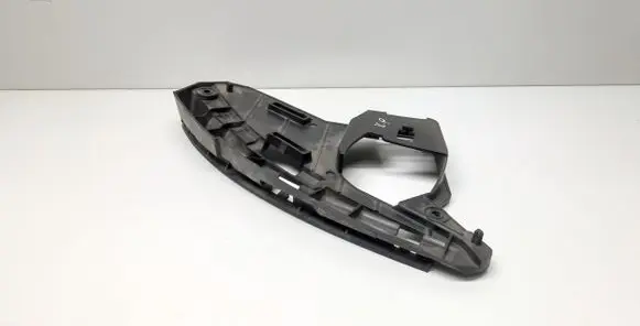 Front bumper mounting bracket