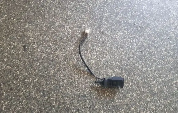 Volkswagen Multivan T5 Windshield washer spray nozzle 