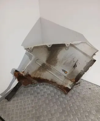 Volkswagen II LT Fender 2D0821106C