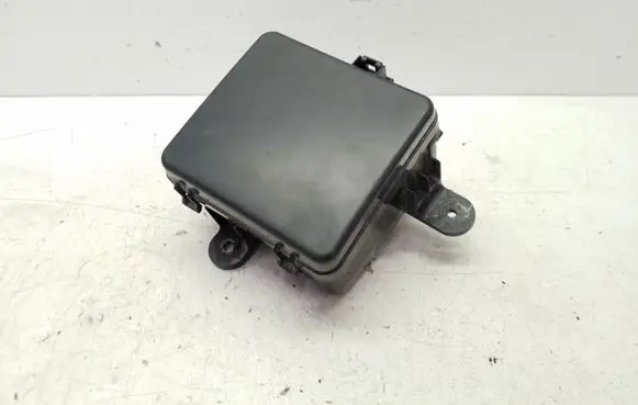 Nissan Leaf I (ZE0) Fuse module 243843NA0A