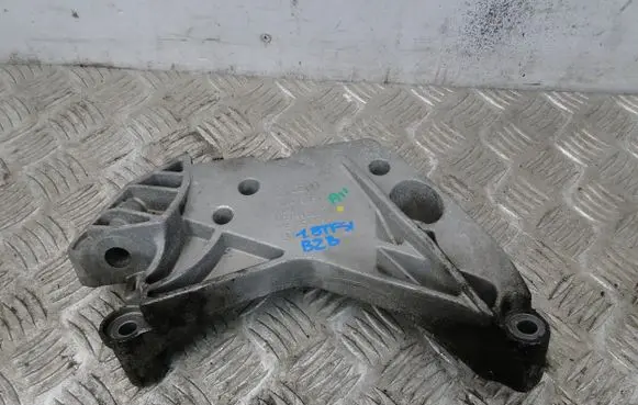 Seat Altea Engine mount bracket 06J199207K