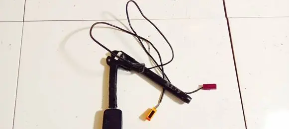 Ford Focus C-MAX Front seatbelt buckle 139000a ajgma090305