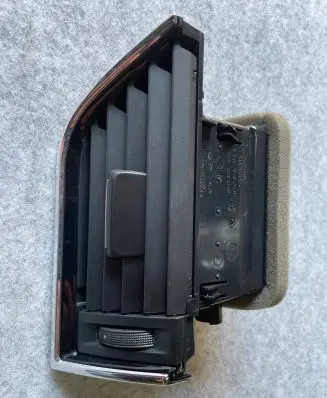 Skoda Octavia Mk3 (5E) Dashboard side air vent grill/cover trim 5E0819702A 5E0819702