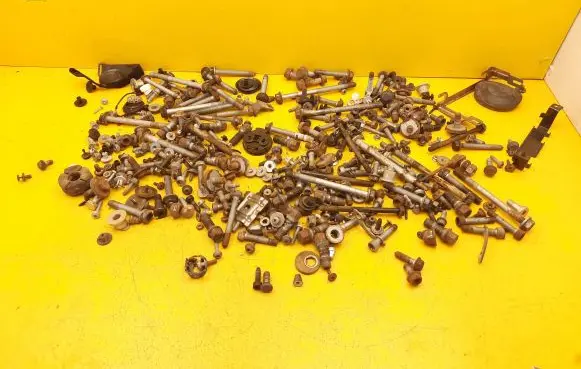 Volkswagen Amarok Nuts/bolts 