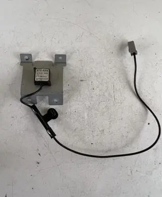 Peugeot 4007 Aerial GPS antenna 8751A004 8731M096A GA261AIR