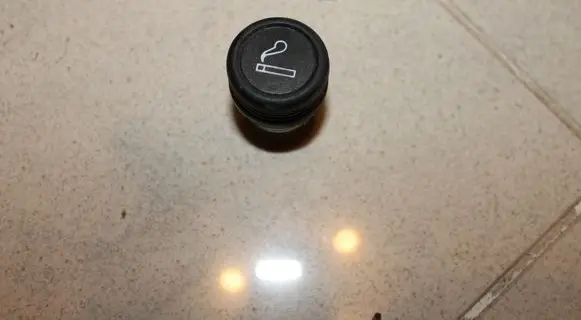 Nissan Primera Cigarette lighter 