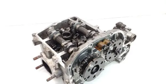 Subaru Forester SH Engine head T20D104