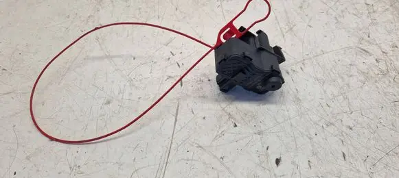 Audi A4 S4 B8 8K Fuel tank cap lock motor 8K0862153D 221108000892