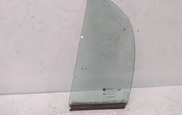 Opel Astra G Rear vent window glass 