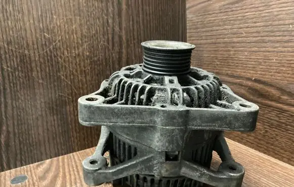 Citroen Berlingo Generator/alternator 2541969A