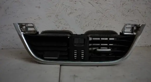 Ford Puma Dash center air vent grill H1BB19K617