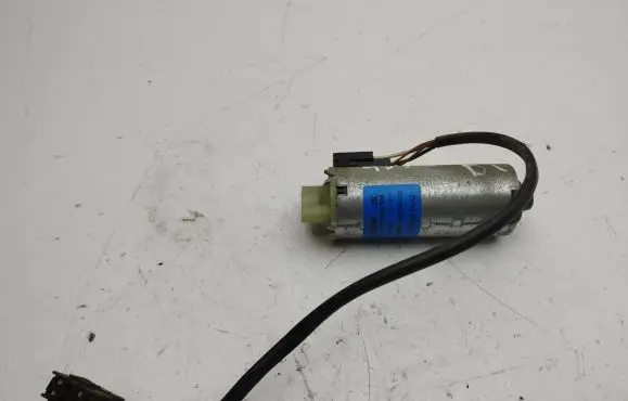 Mercedes-Benz S W220 Seat adjustment motor 2208201542