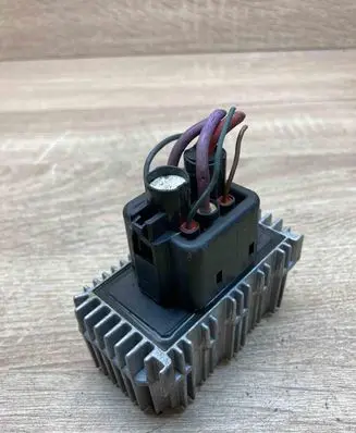 Opel Astra G Glow plug pre-heat relay 90508974 51299001 WITHPLUG